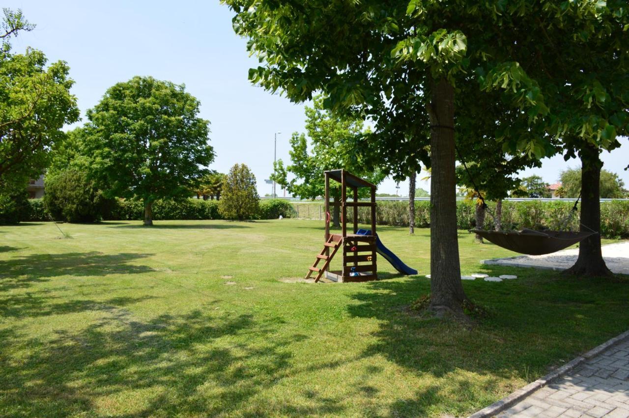 Villa Roma Holidays Jesolo Eksteriør bilde